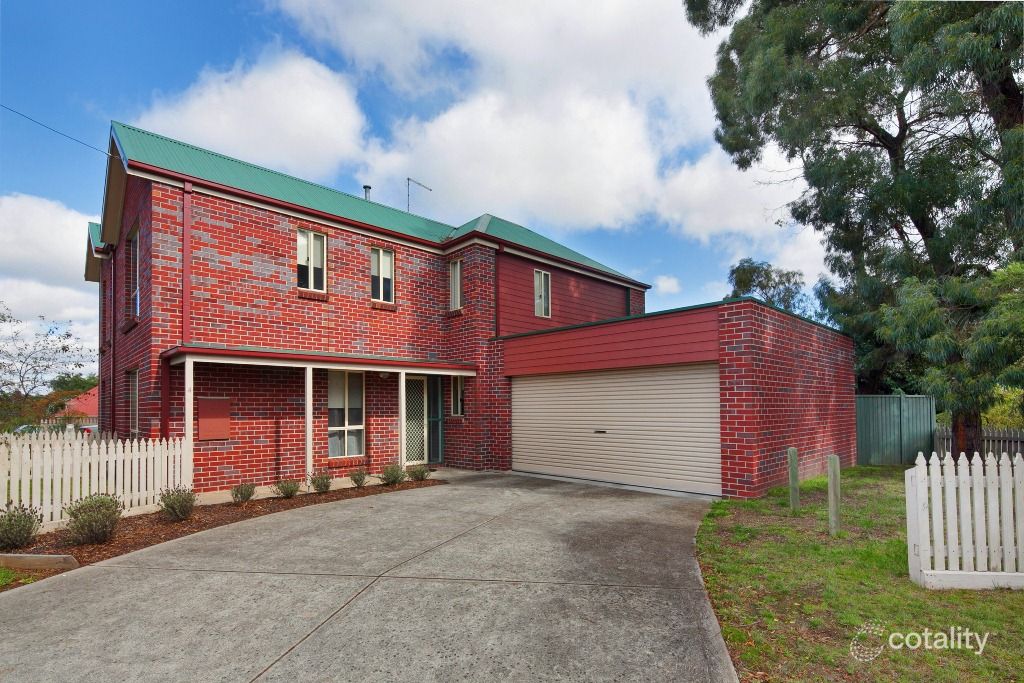 4 Bentley Pl, Ballarat East, VIC 3350