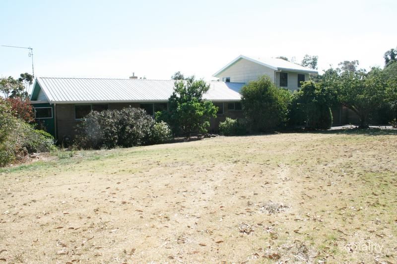 62 Clarke St, Koroit, VIC 3282
