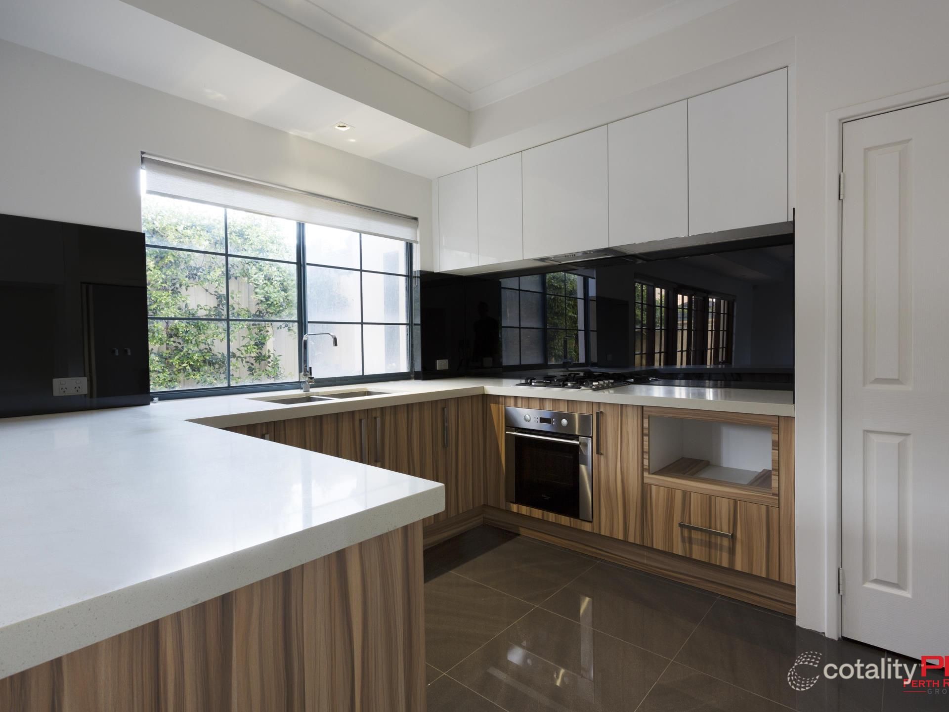 2/8 Caledonian Ave, Maylands, WA 6051