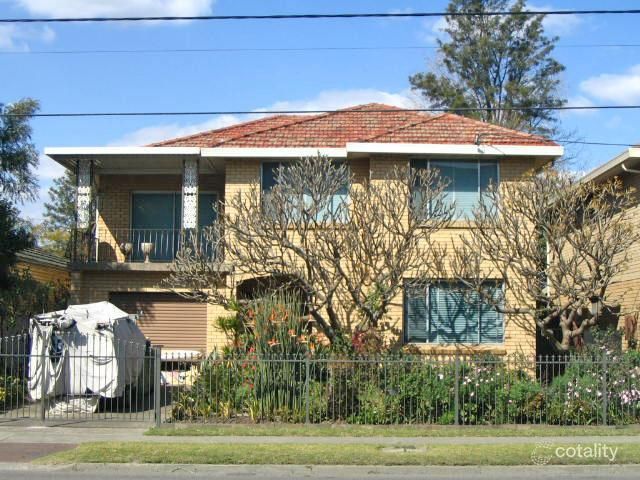 8 Moorebank Ave, Moorebank, NSW 2170