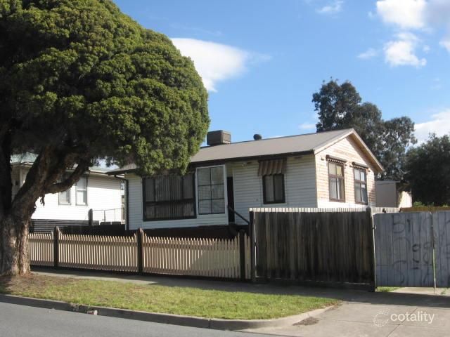 35 Erskine Ave, Reservoir, VIC 3073