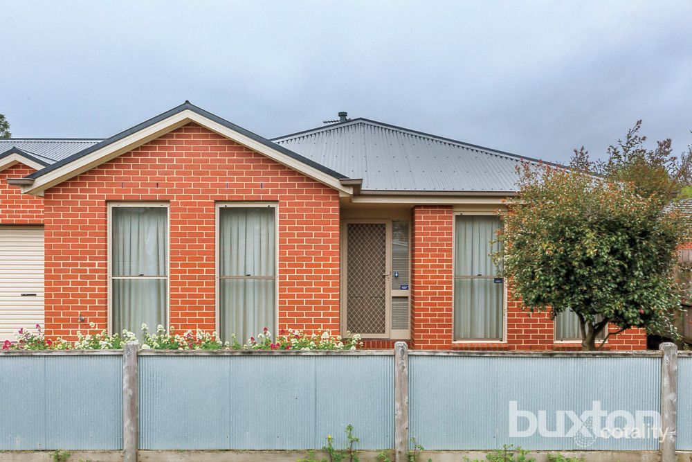 4 Watermans Pl, Ballarat Central, VIC 3350