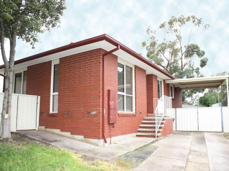 11 Arnhem Cres, Hackham West, SA 5163