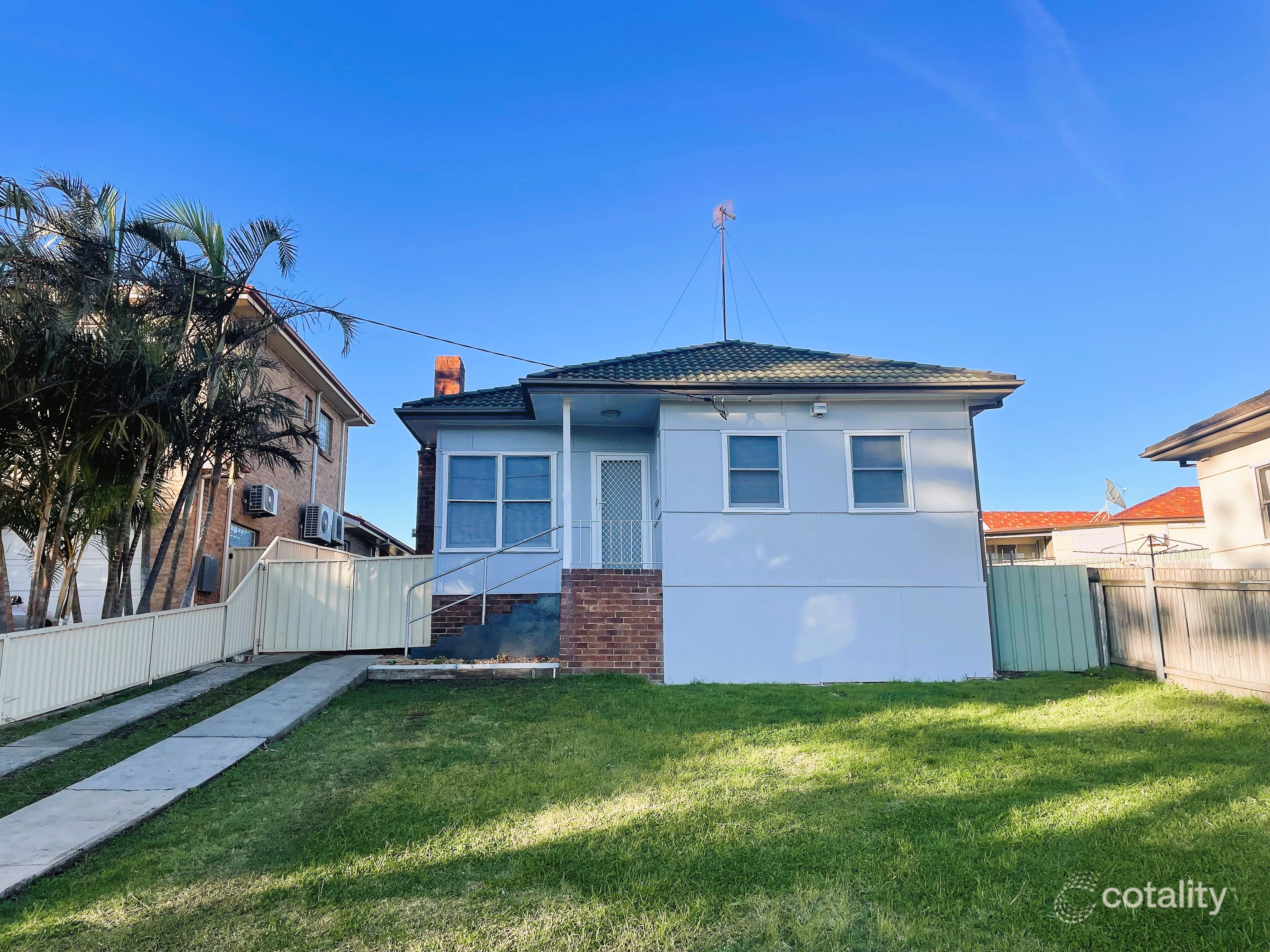 23 Trevor Ave, Lake Heights, NSW 2502