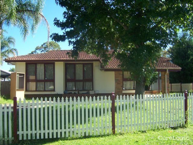 7 Hickory Pl, Macquarie Fields, NSW 2564