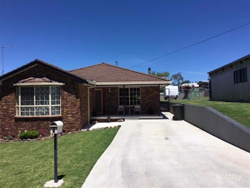 2 Vincent St, Uralla, NSW 2358