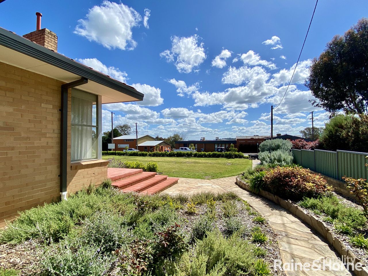 56 East St, Harden, NSW 2587