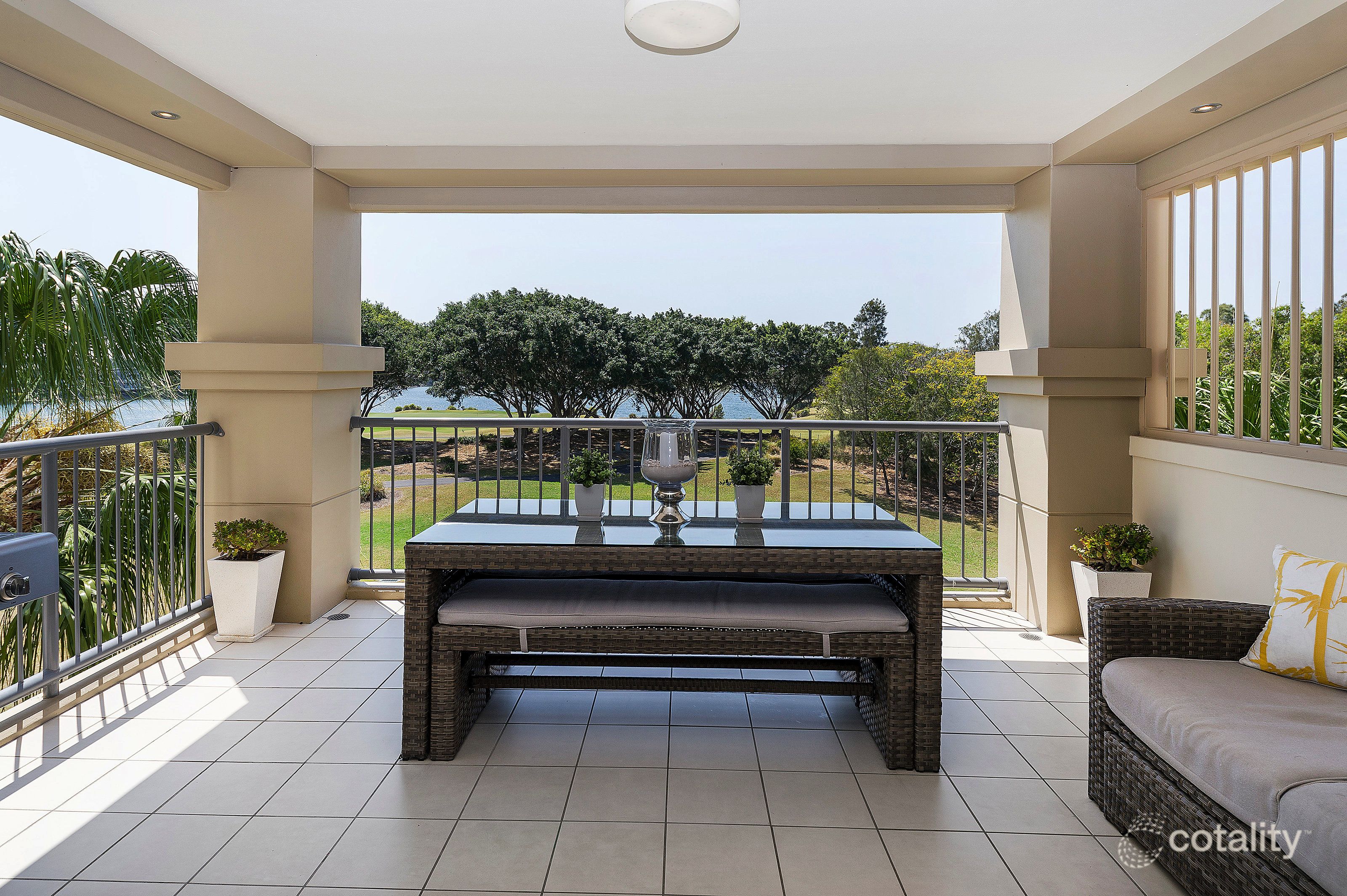 8433 Magnolia Dr E, Hope Island, QLD 4212