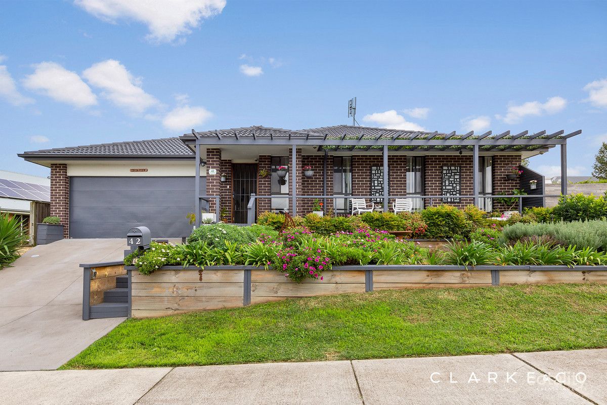 42 Darcys Cct, Gillieston Heights, NSW 2321