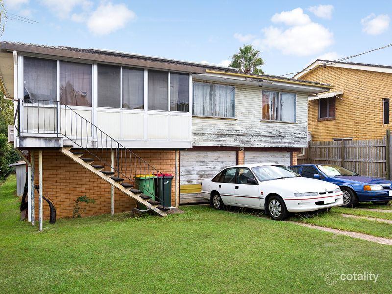 11 Camelia Ave, Everton Hills, QLD 4053