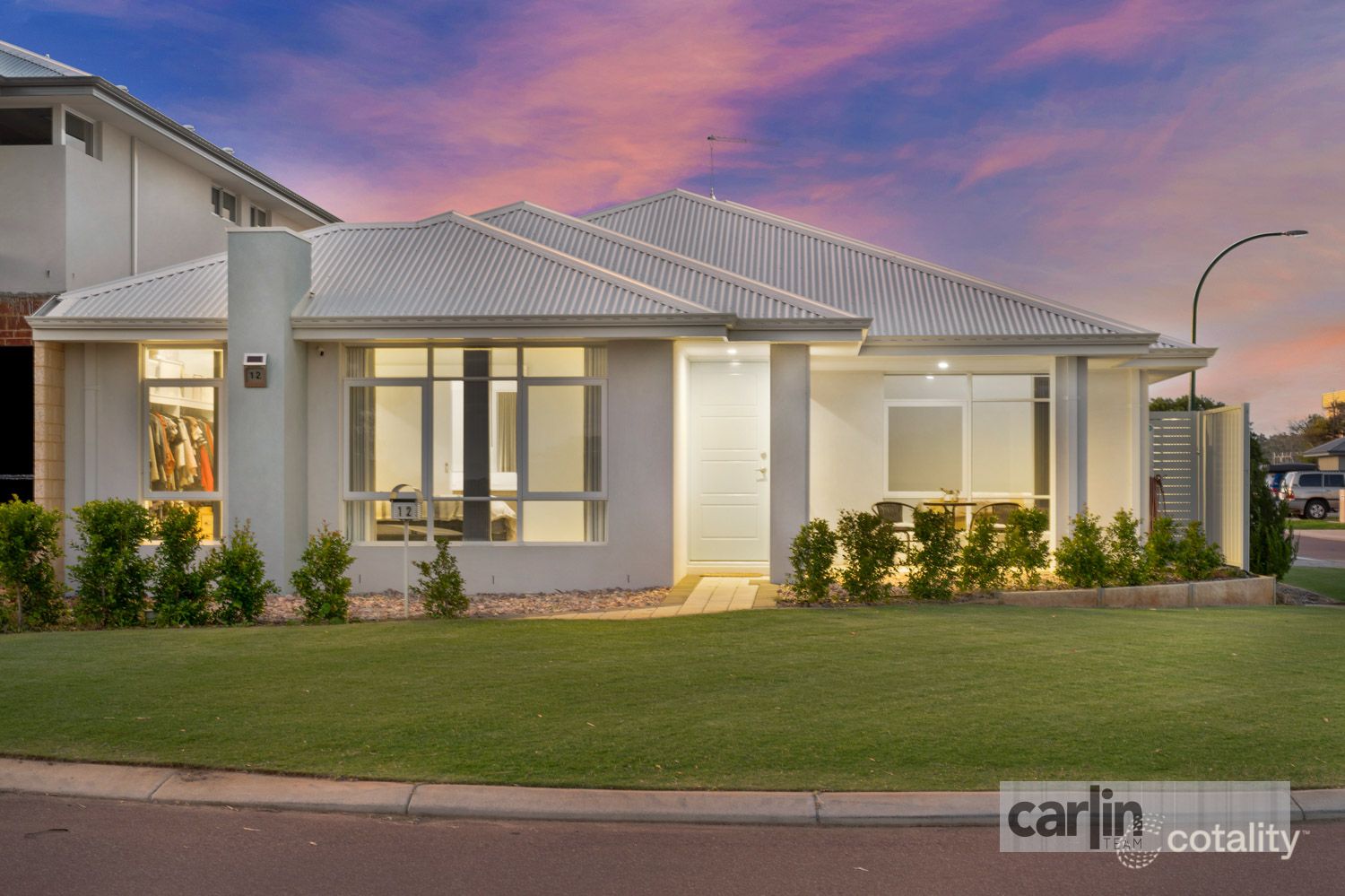 12 Preston Dr, Lake Coogee, WA 6166