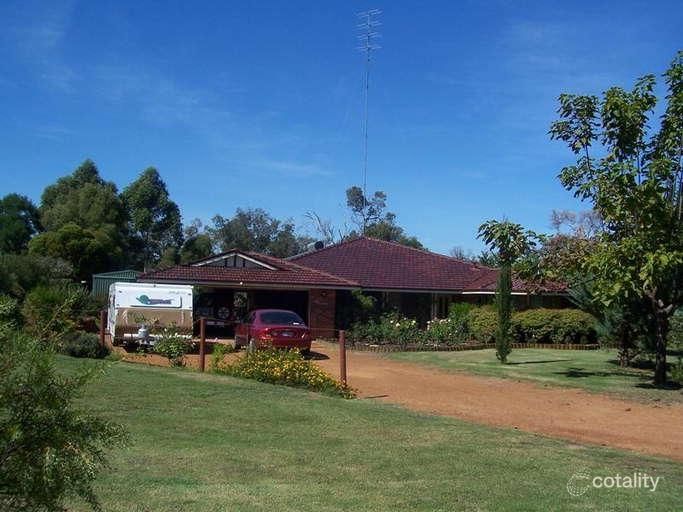 4 Tributary Pl, Leschenault, WA 6233