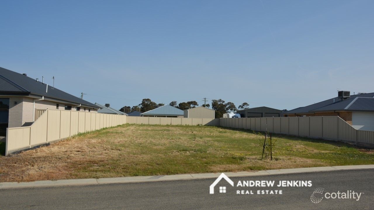 33 Hadley St, Tocumwal, NSW 2714