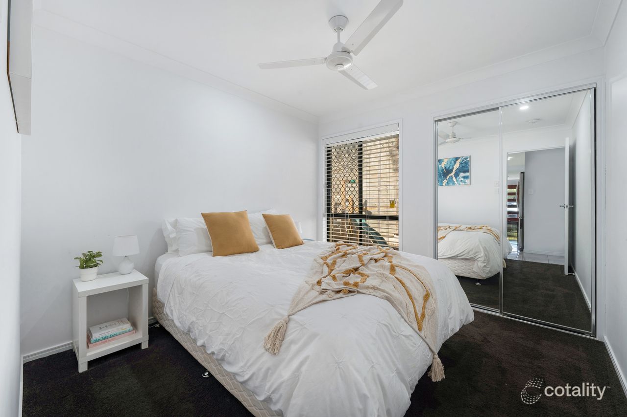 18 Valleygreen Cl, Redland Bay, QLD 4165