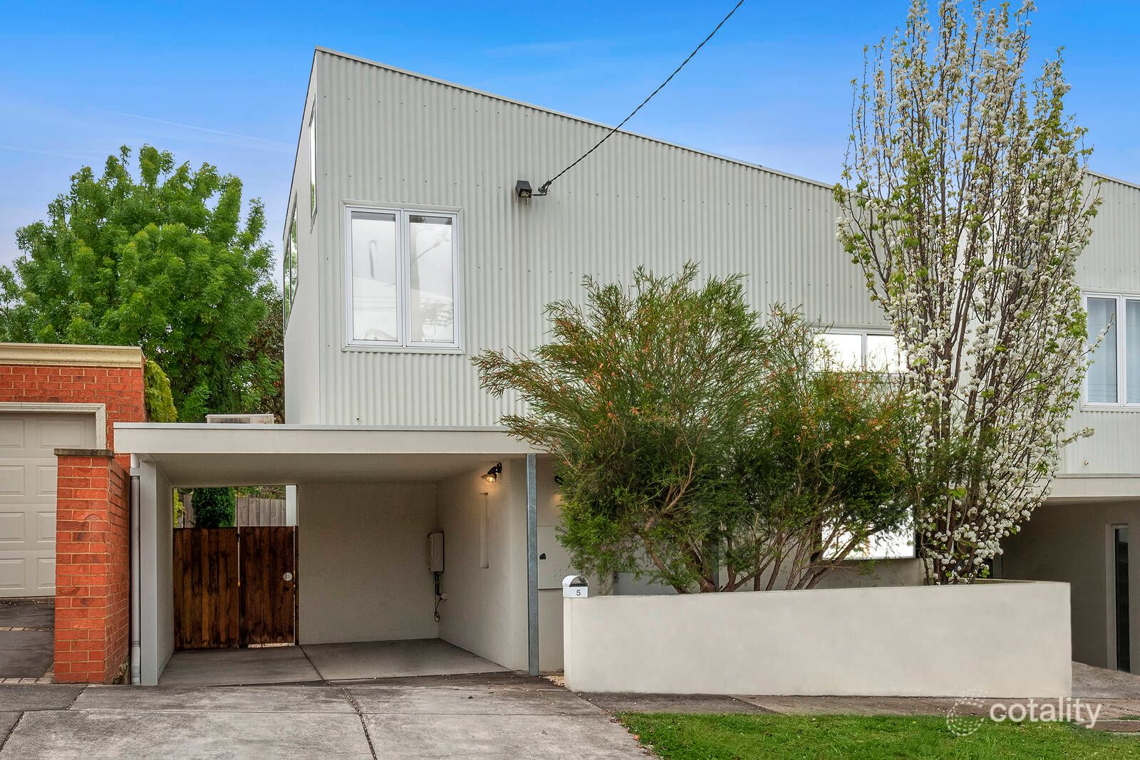 5 Dundee Pl, Newtown, VIC 3220