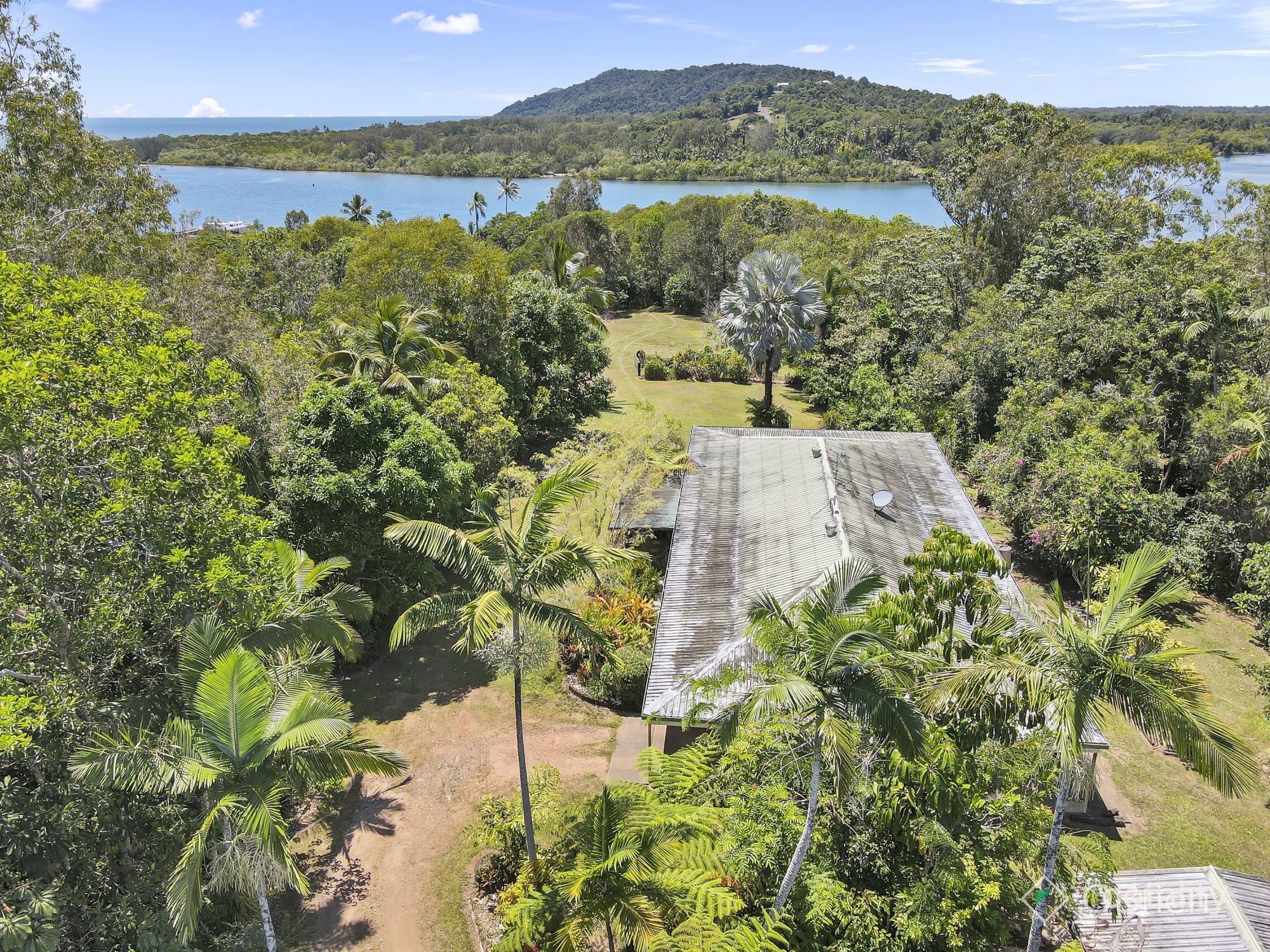 450 Flying Fish Point Rd, Coconuts, QLD 4860