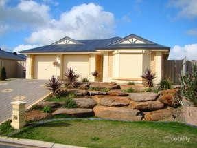 13 Chelmsford St, Craigmore, SA 5114