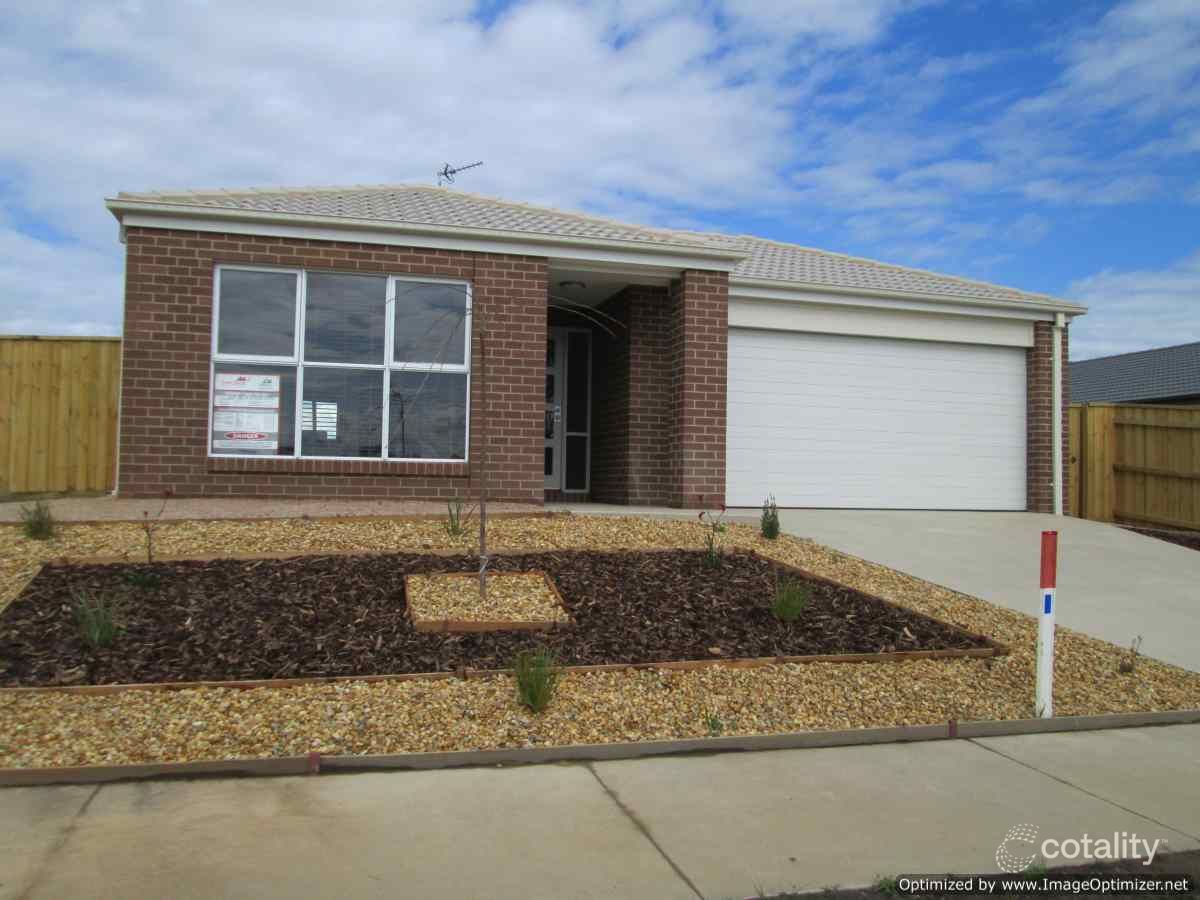 12 Len Cook Dr, Eastwood, VIC 3875