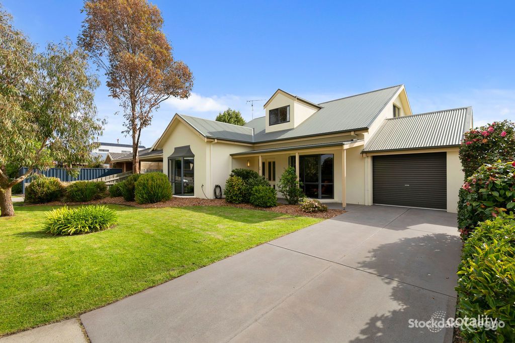 25 Ullathornes Rd, Inverloch, VIC 3996