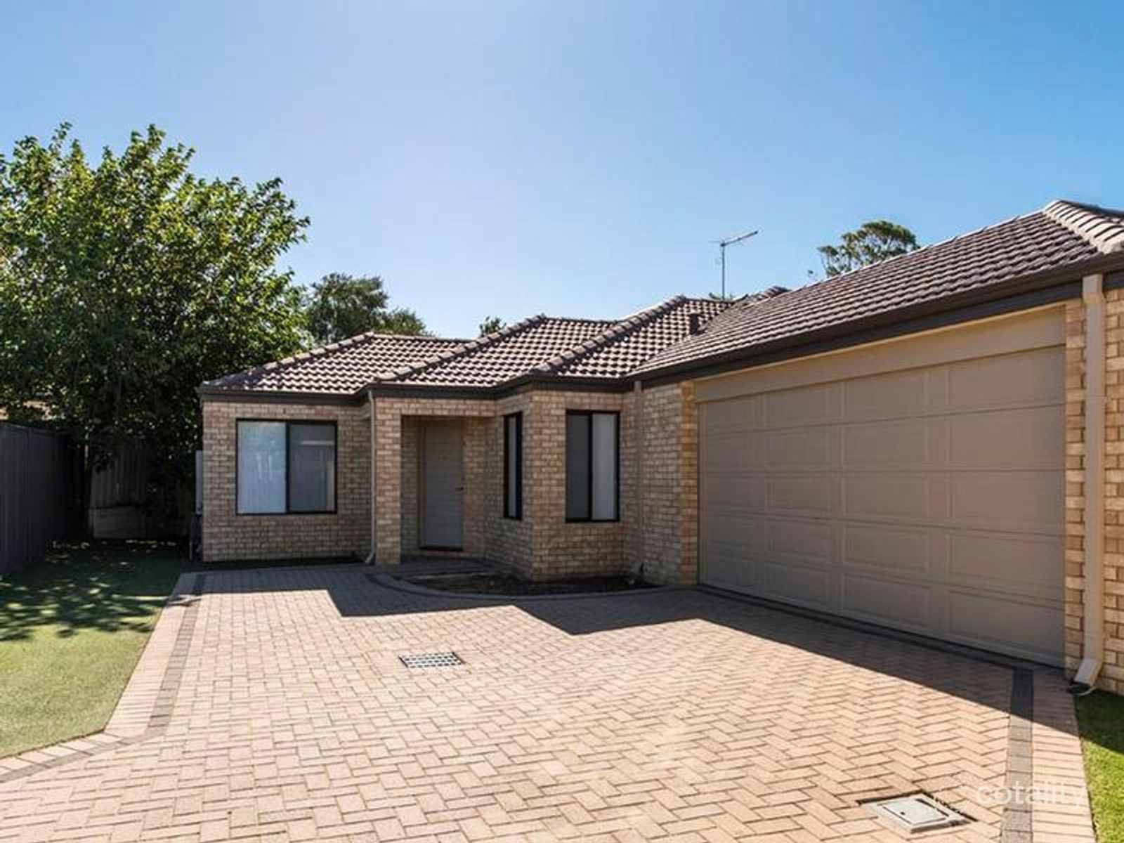 9a Hillier Cres, Hamilton Hill, WA 6163
