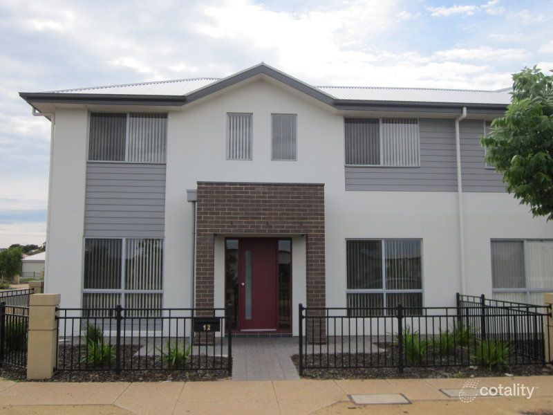 12 St Lawrence Ave, Andrews Farm, SA 5114