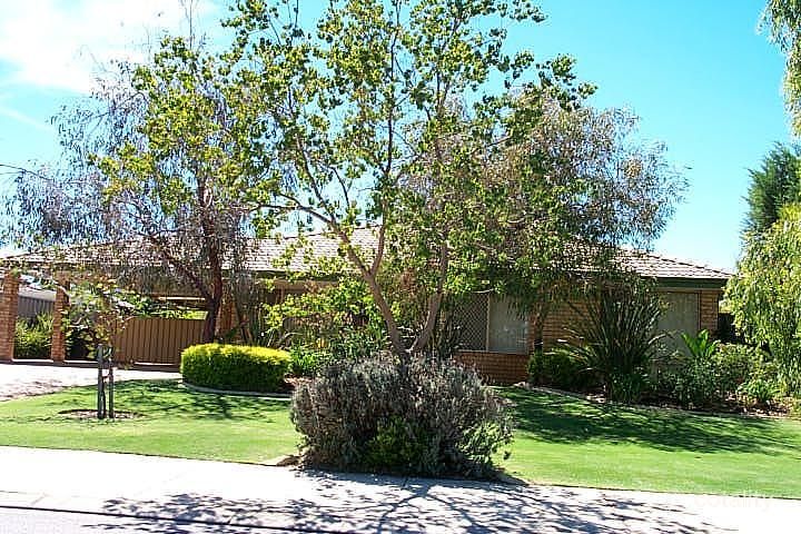 25 Kurrajong Dr, Thornlie, WA 6108