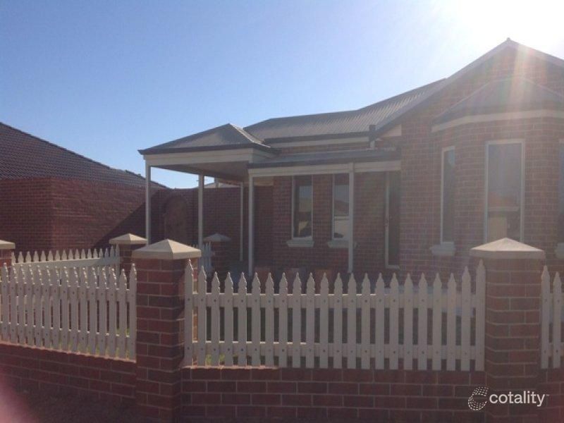 26 Broadbank Lane, Beachlands, WA 6530