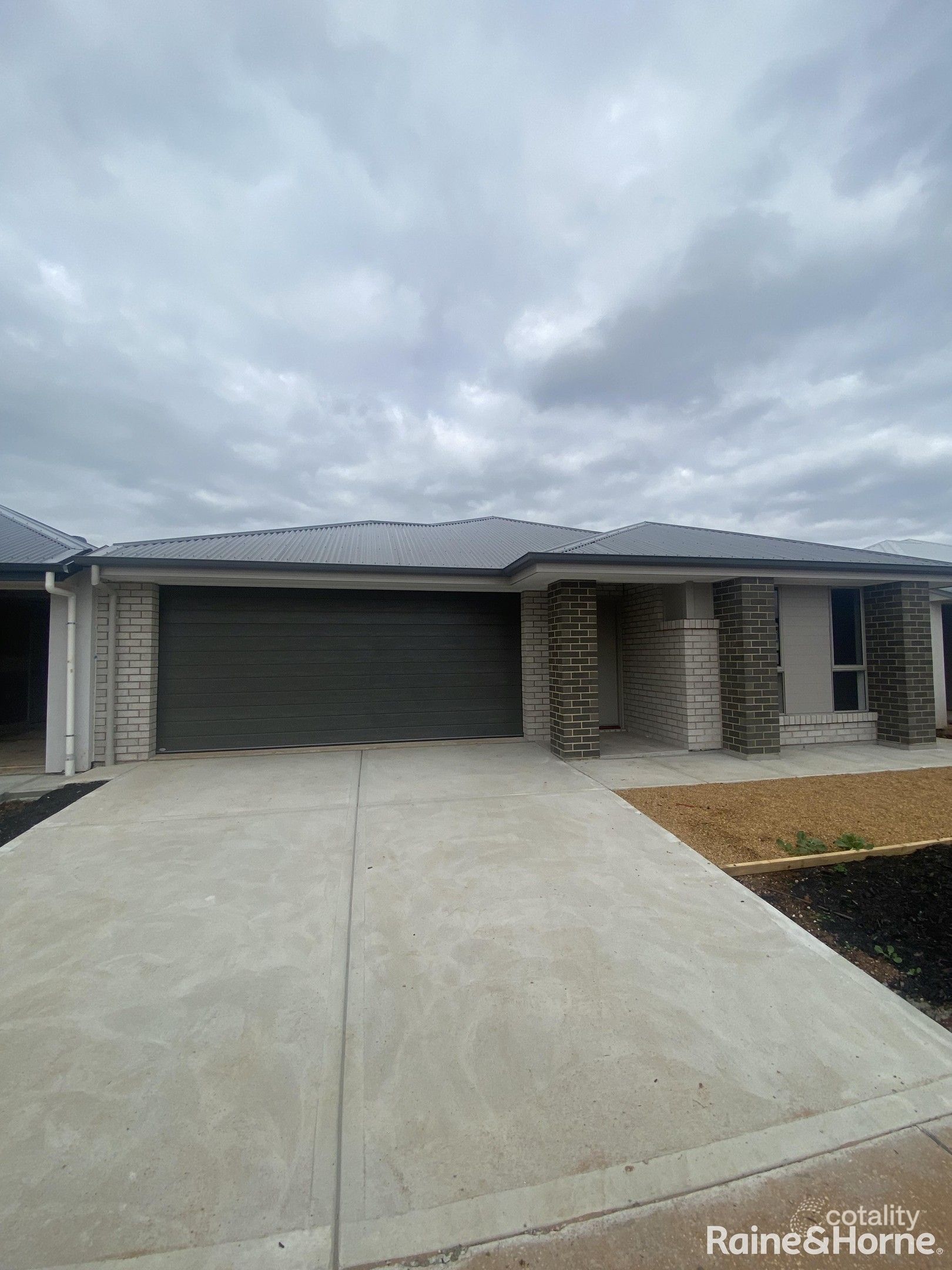 8 Kenn Rd, Blakeview, SA 5114