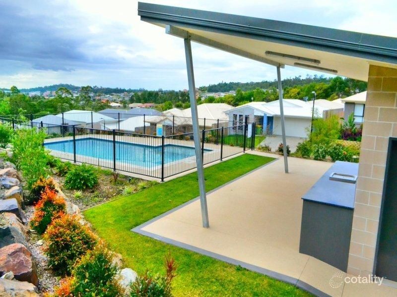 2/8 Rise Cct, Pacific Pines, QLD 4211