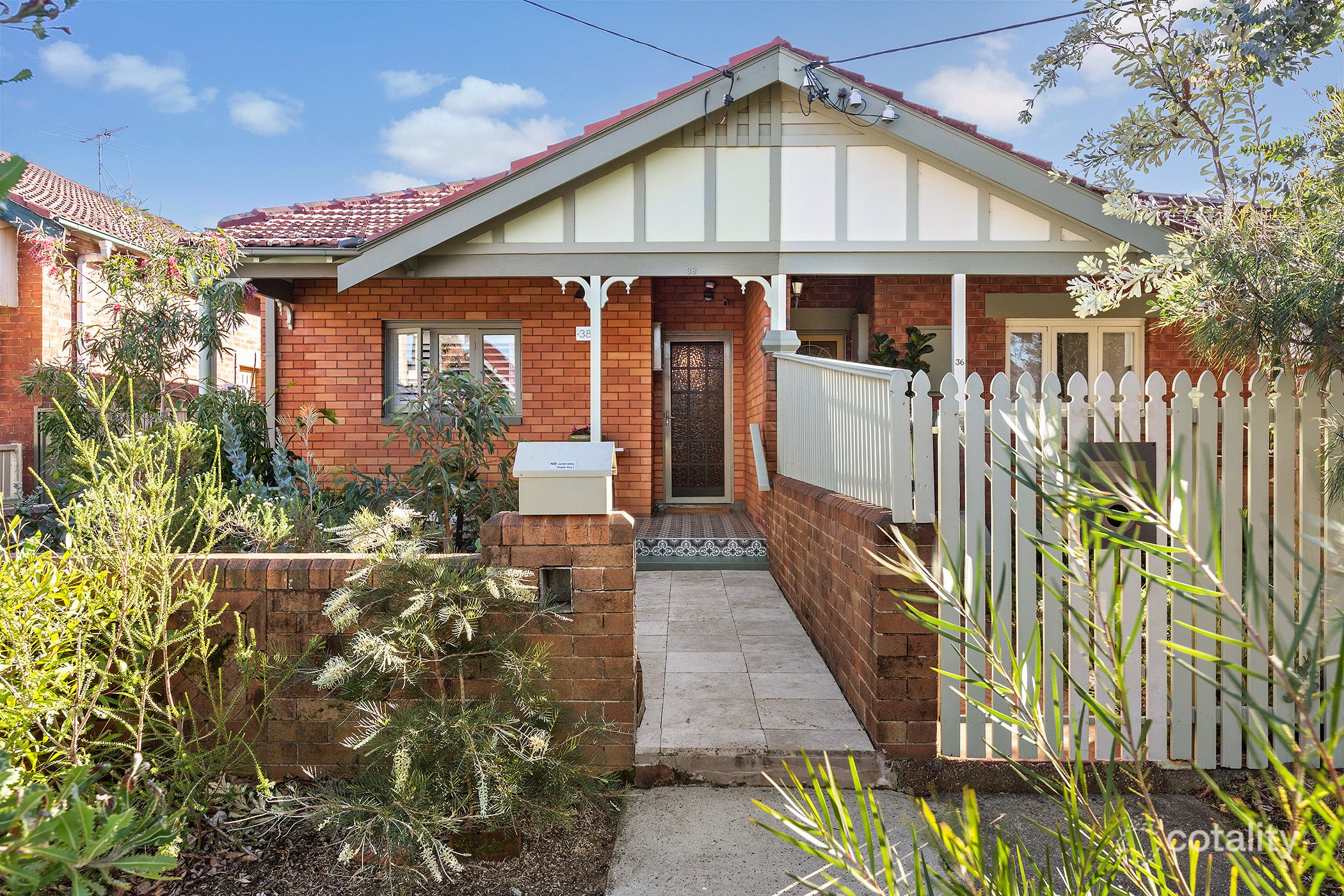 38 Skelton St, Hamilton East, NSW 2303