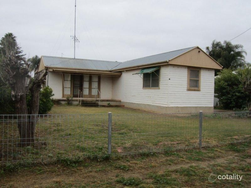 6 Cathundril St, Nyngan, NSW 2825