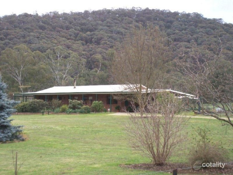 53 One Mile Creek Rd, Porepunkah, VIC 3740