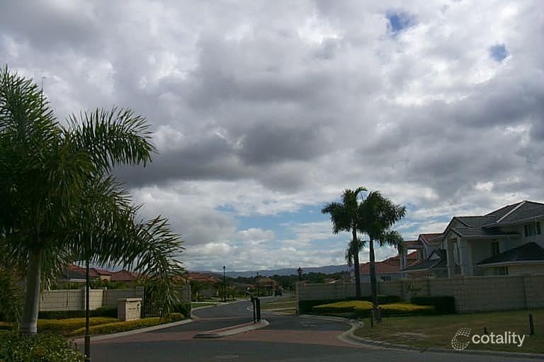 8 Parkwater Pnt, Helensvale, QLD 4212