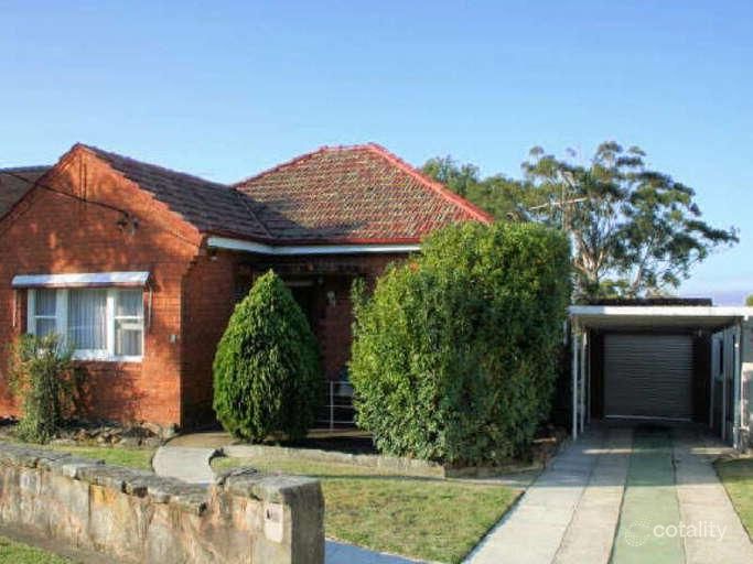 16 Benwerrin Ave, Carss Park, NSW 2221