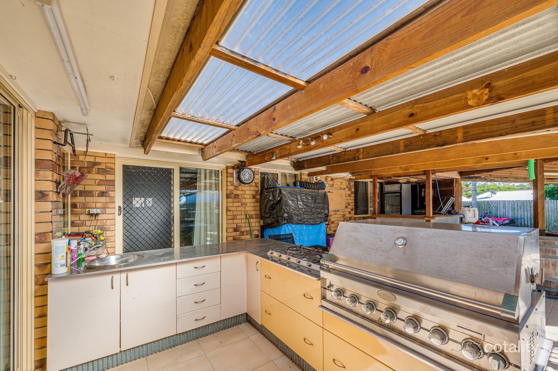 4 Rosslyn Cl, Clinton, QLD 4680