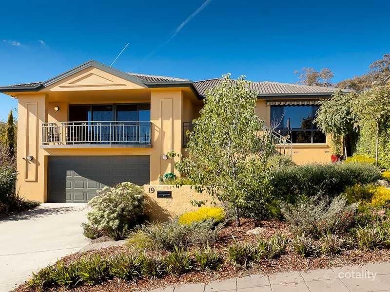 19 Nicholii Loop, Jerrabomberra, NSW 2619