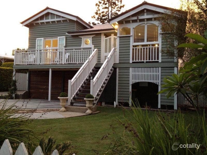 11 Easton St, Newtown, QLD 4305