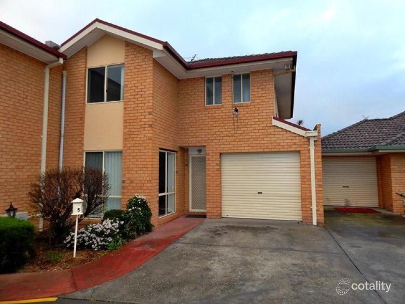 3 Elinda Pl, Reservoir, VIC 3073