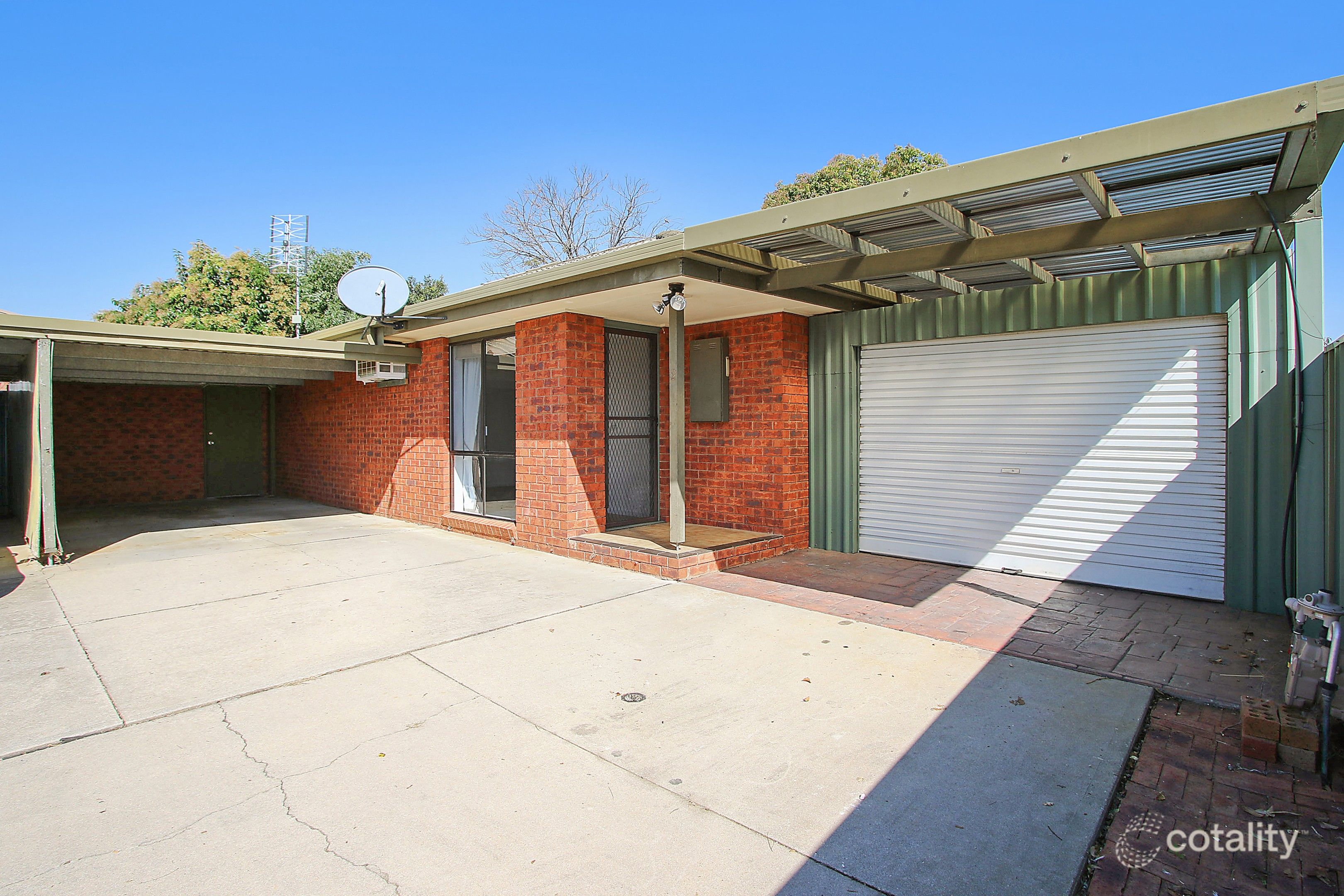 2/18 Sinnett Ct, West Wodonga, VIC 3690
