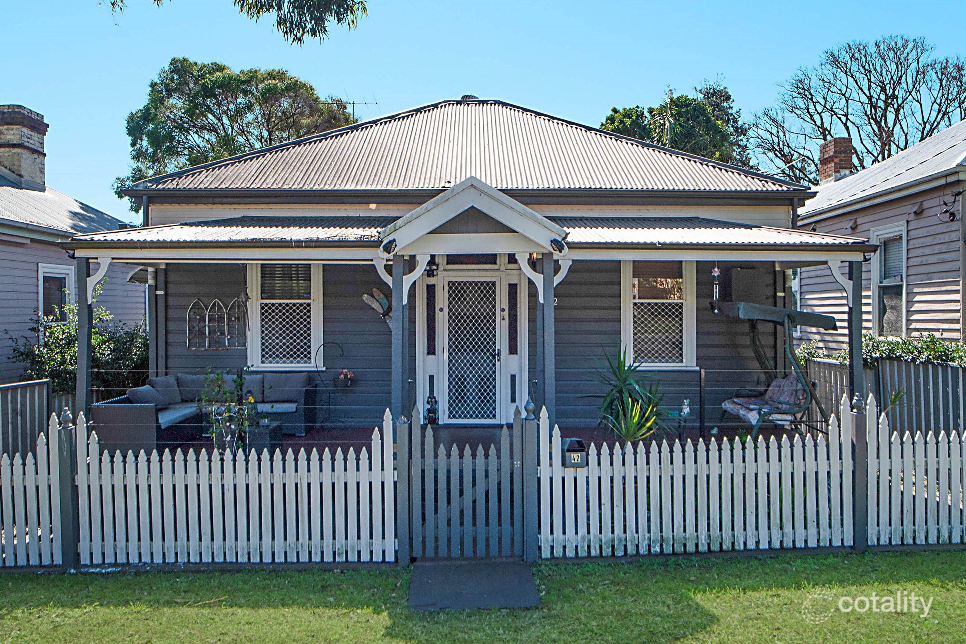 42 John St, Tighes Hill, NSW 2297