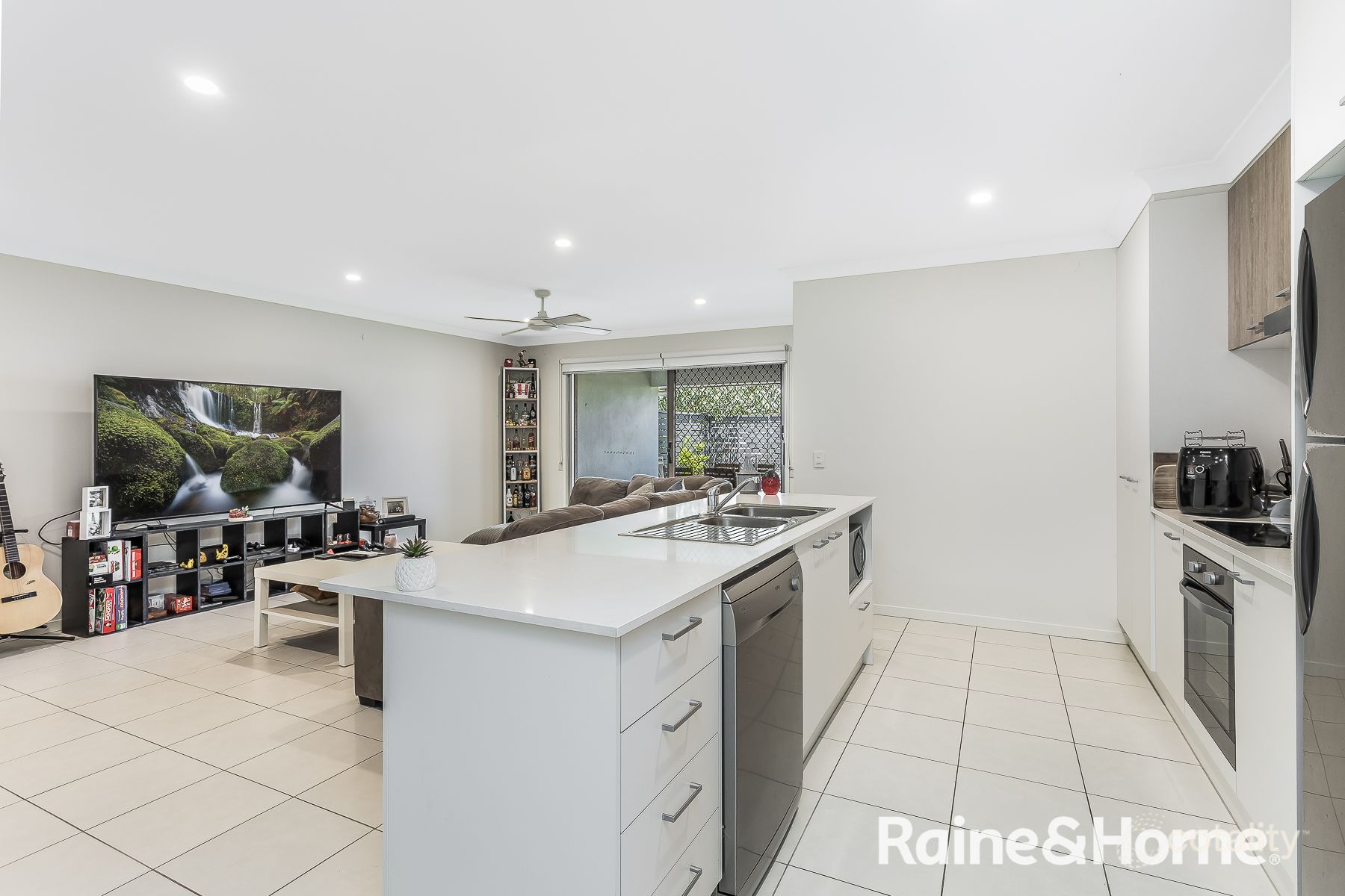2/2 Smith St, Burpengary East, QLD 4505
