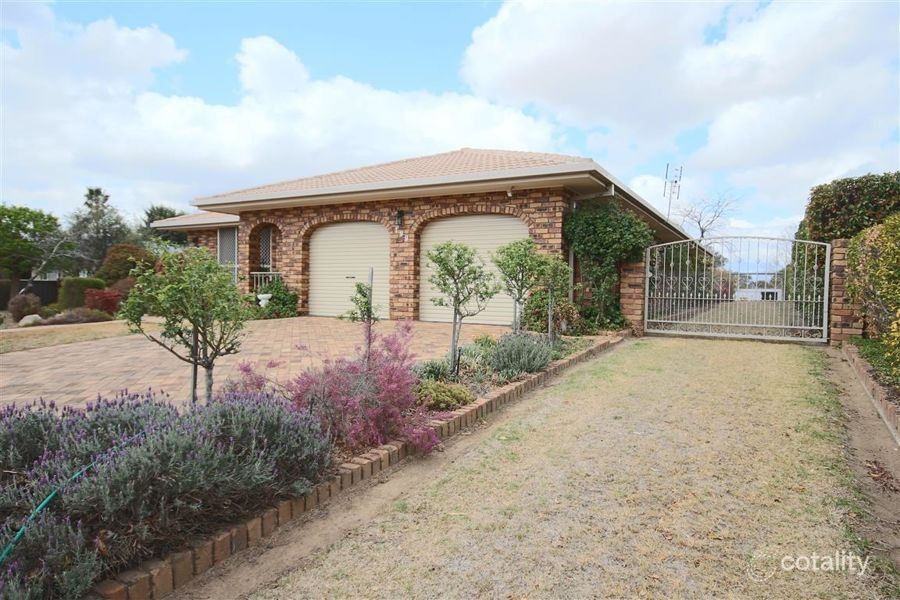 199 Pelham St, Tenterfield, NSW 2372