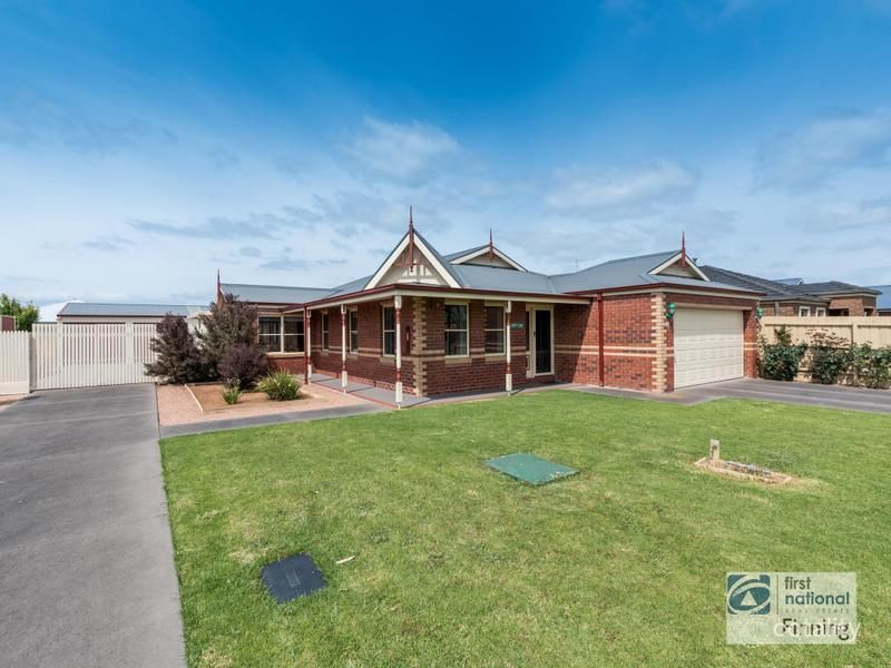 11 Makitti Cl, Tooradin, VIC 3980