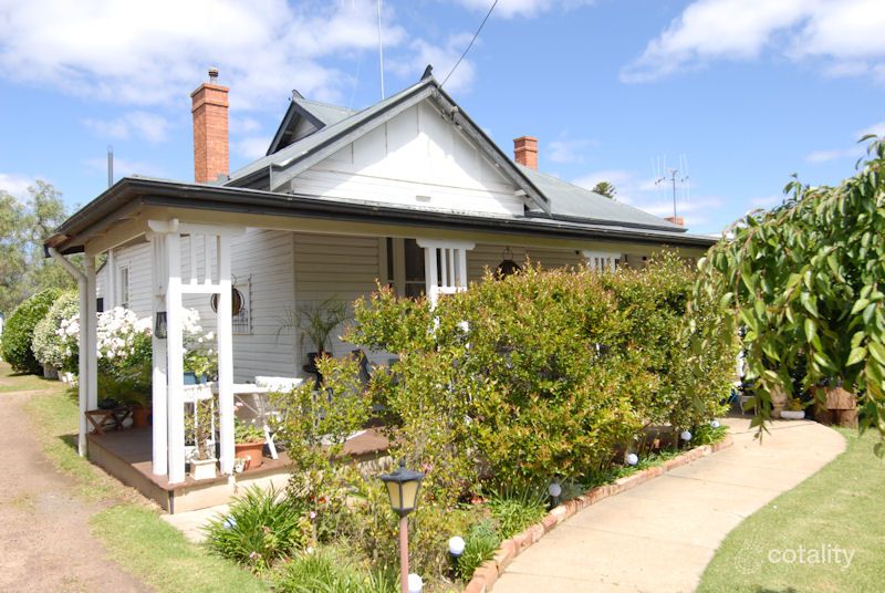 340 Henry St, Deniliquin, NSW 2710