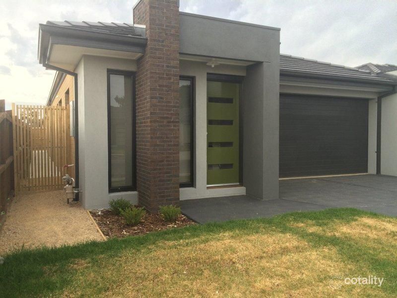 42 Wurrook Cct, North Geelong, VIC 3215