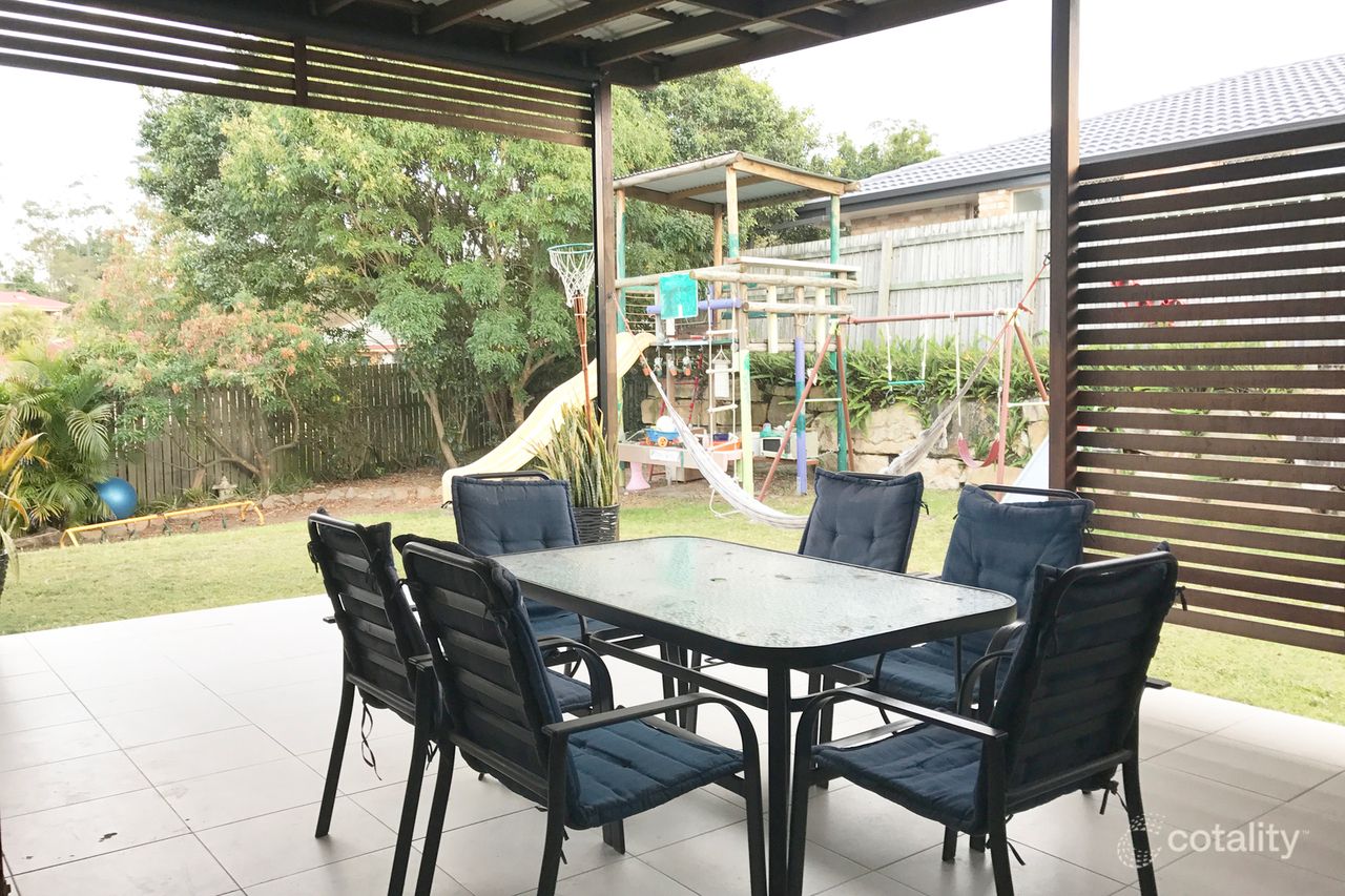 70 Reginald Ave, Arana Hills, QLD 4054