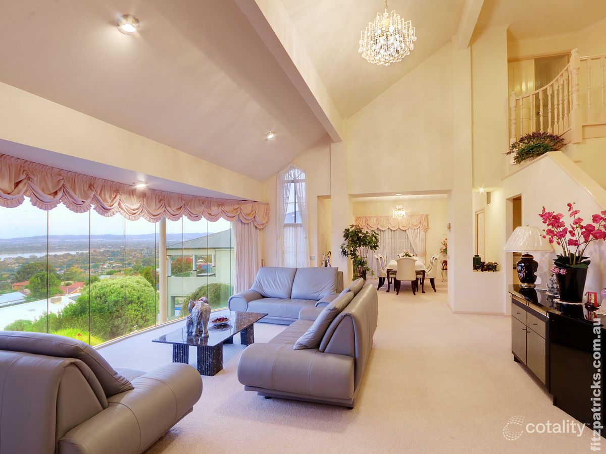 4 Gibbes Cl, Kooringal, NSW 2650