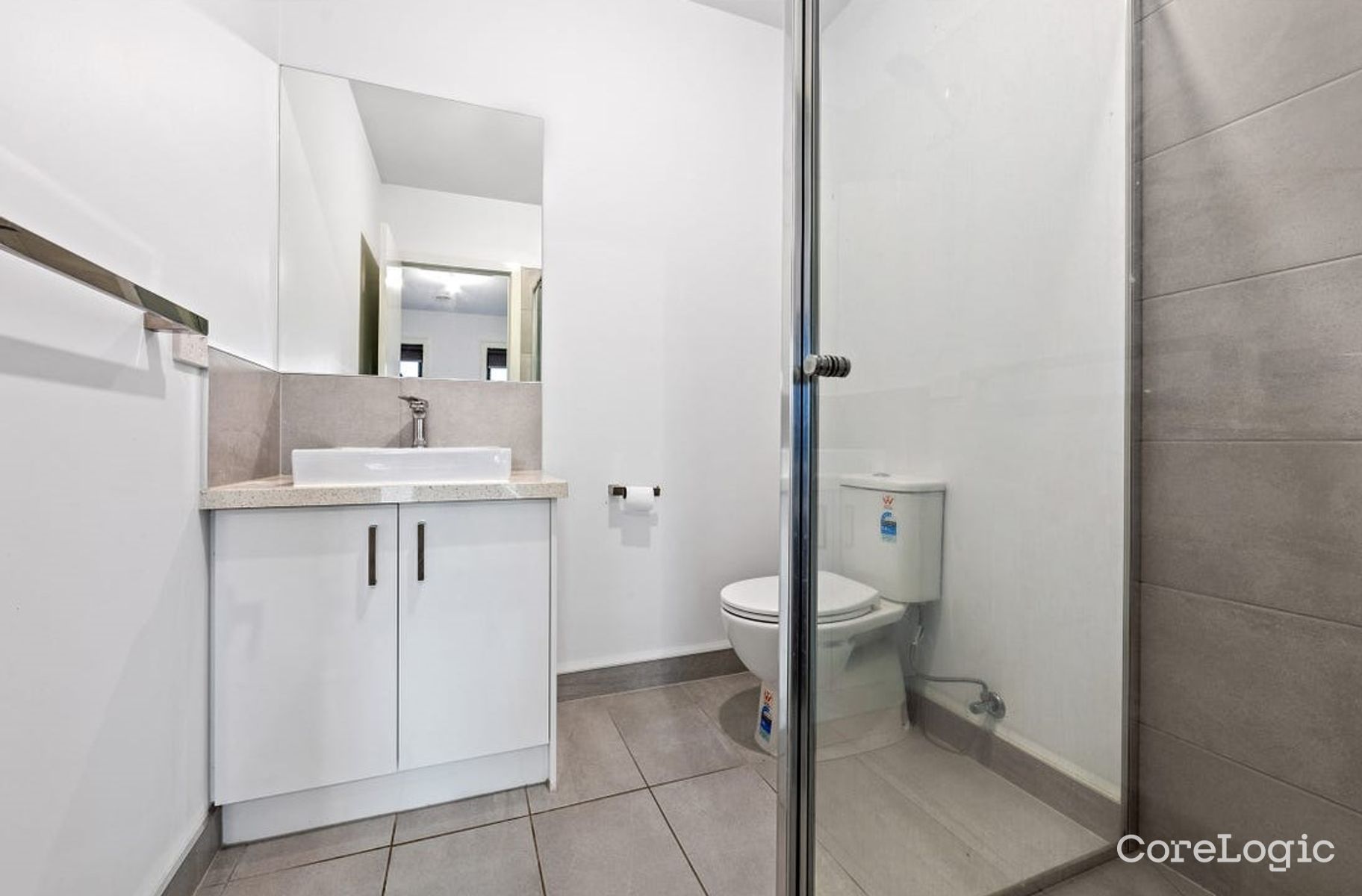 8 Akthar Ave, Rockbank, VIC 3335