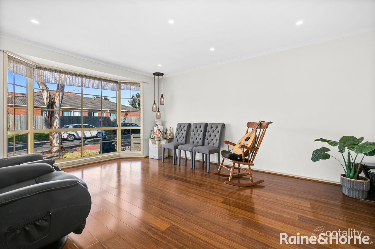 7 Mensa Ct, Roxburgh Park, VIC 3064