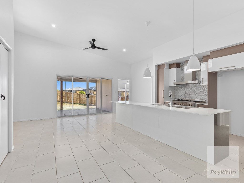 7 New Haven Way, Parkhurst, QLD 4702